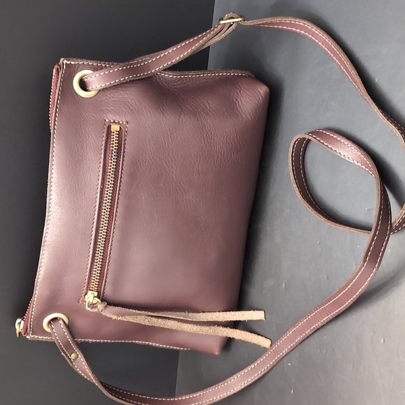 Roots Brown Leather Women's Crossbody Bag. - Picture 3 of 10